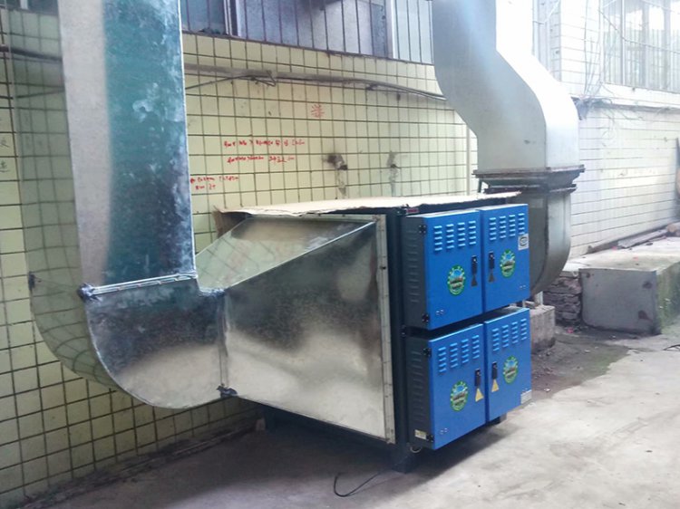 重庆三峡职业技工校食堂